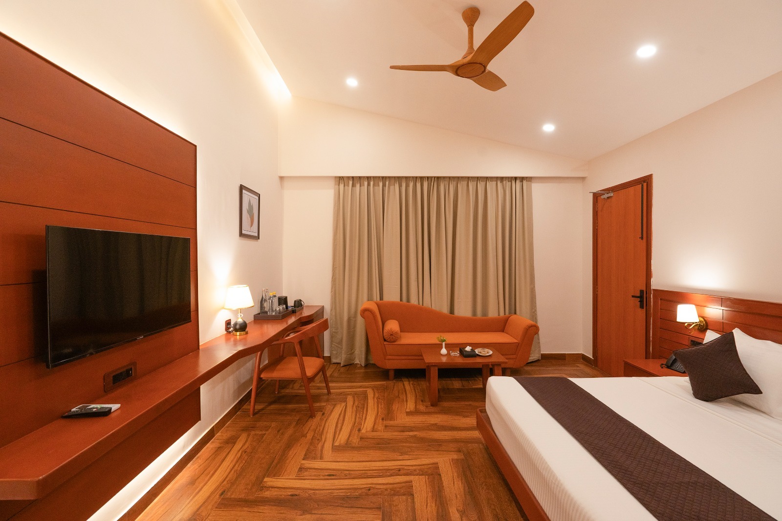 Premium Room (Garden View + Jacuzzi) : Elephant Empire - Hotel Block