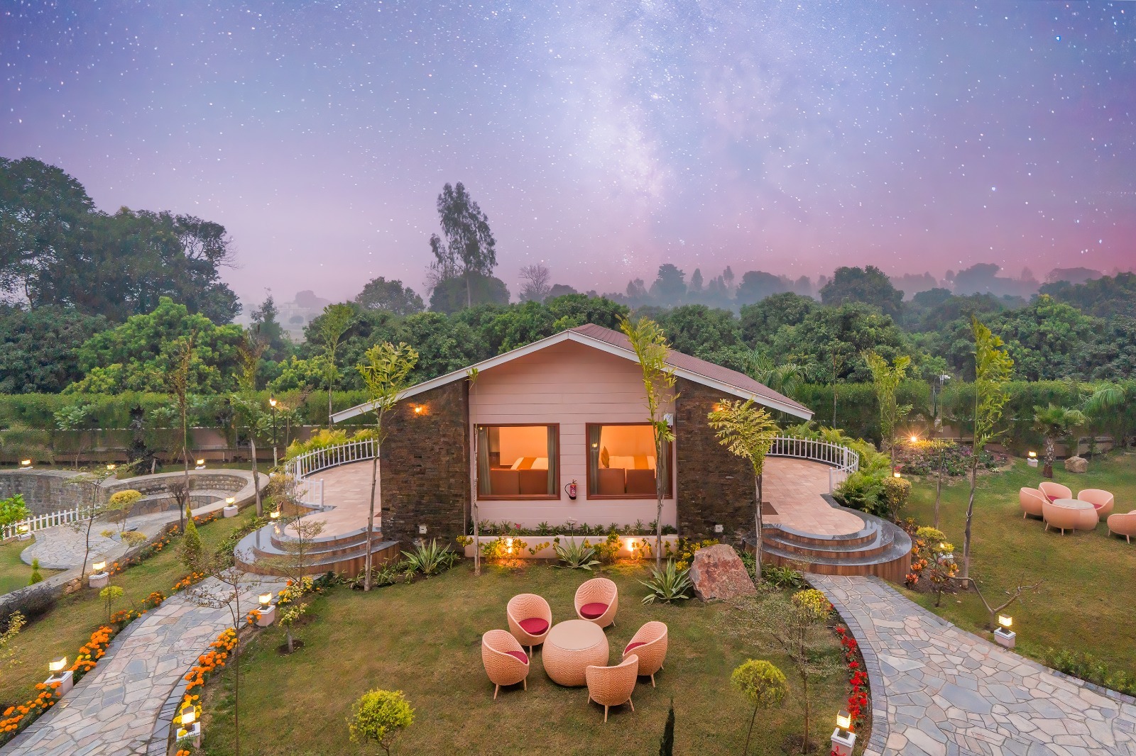 Garden view Cottage: Kingfisher Prime - A2 shape cottage Image 5